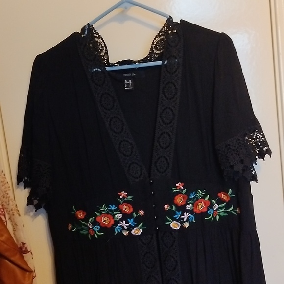 Black Cover Up from Forever 21 - Picture 1 of 9